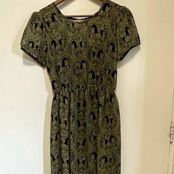 Green Patterned Maxi Dress - Picture 4 of 7